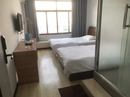 Elegant Hotel Отели рядом с достопримечательностью «Hubei Land Resources Vocational College»