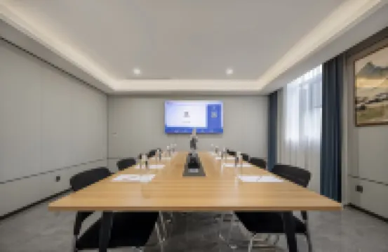 仟那酒店（洛陽龍門高鐵站市政府店）