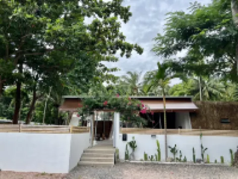 ชิลล์ เลย์ รีสอร์ท ดอนสัก โรงแรมในอำเภอ ดอนสัก