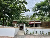 Chill Lay Resort Donsak Hotels in Don Sak