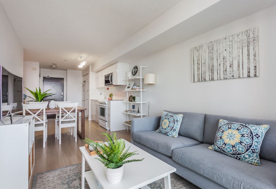 아파트먼트 내부 거실