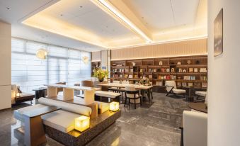 Weihai Torch Eight Street Shandong University Atour Hotel