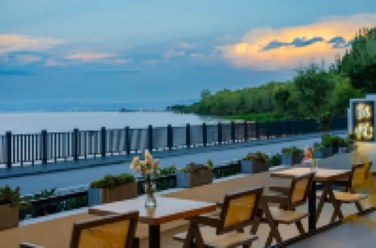 Shang'er Hyatt Seaview Hotel (Dali Erhai S Bay Ecological Corridor Branch)