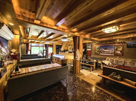 Yangkorcang Homestay Отели рядом с достопримечательностью «Quanhua Shoal»