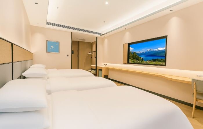 Luntai Hanyueting Hotel (Keyunzhan Xinxin Road Pedestrian Street)