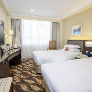 Metropark Hotel Kowloon Отели рядом с достопримечательностью «Натан-Роуд»