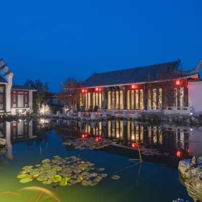 Guan Sam Retreat Hotels near Dajue Temple