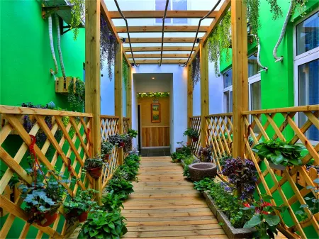 Wuzhen Lanshe Design Hotel