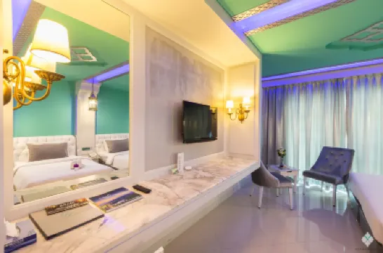 The Verandah Hotels near Bluedragon Cabaret