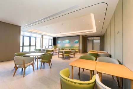 JI Hotel (Quzhou Longyou Railway Station) Отели в г. Луню