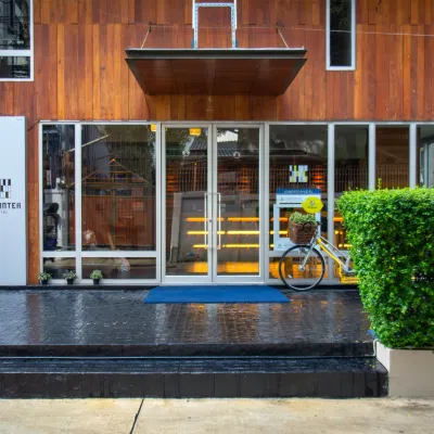 Lemontea Hotel Bangkok Отели рядом с достопримечательностью «Башня Баййок»