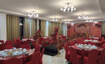 Jinhe Business Hotel (Binhe Road)