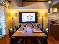 Roppongi Hotel S Отели рядом с достопримечательностью «Джаз-клуб Blue Note Tokyo»