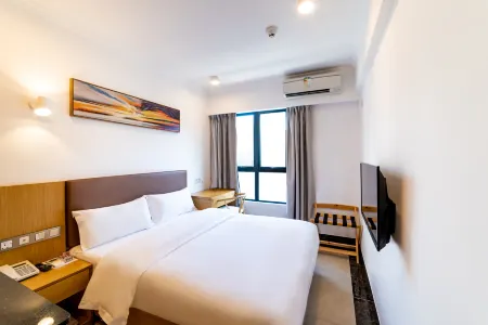 HOTEL CINCO OCEANOS Отели рядом с достопримечательностью «Либвинский Дом»