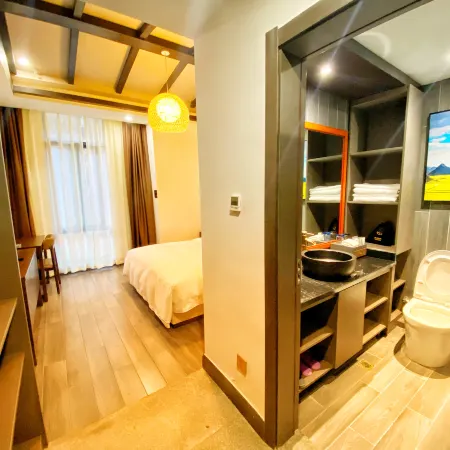 Chengkou Kanggu Holiday Hotel