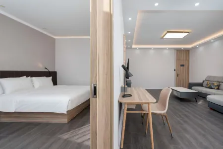 HanTing Hotel (Wafangdian Railway Station) Отели в г. Вафандянь