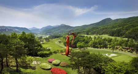 Oak Valley Resort Valley Village Отели рядом с достопримечательностью «Ganhyeon Yuwonji»