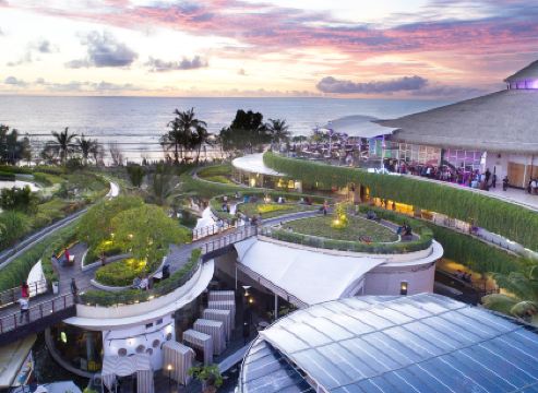 YELLO Hotel Kuta Beachwalk Bali