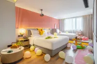 Jinhua Paris Designer Resort Hotel (Jinhua World Trade City Plaza Branch)