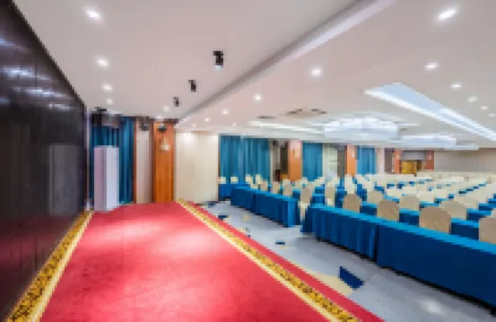 Vienna Hotel (Zhuhai City Rail Pearl Station)