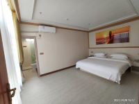 凤山城市第一站酒店 - 标准大床房