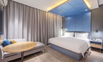 Plinisi American Hotel (Lixin Road Store, Five Star Pedestrian Street, Liuzhou)