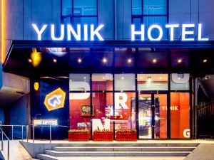 YUNIK Hotel (Taiyuan Liuxiang Zhonglou Street Causeway Bay Plaza Branch)