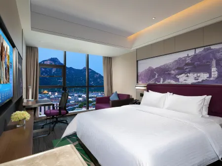 Hampton by Hilton Taian Mount Отели рядом с достопримечательностью «Taishan University Sports Science Department»