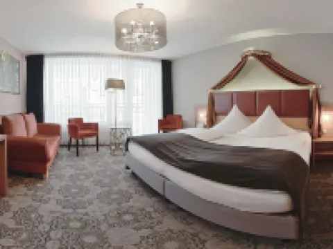 โรงแรมซอนเนอ โรงแรมในฟึสเซิน