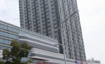 Liyang OMG E-sports Apartment (Luzhou Wanda Plaza)