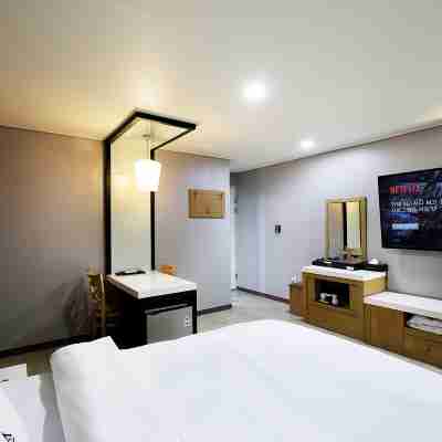 ホワイト ツーリスト ホテル Rooms