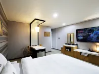 White Tourist Hotel Hotels in Jeonju