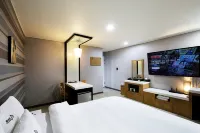 White Tourist Hotel