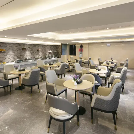 Mei Feng Hotel Отели рядом с достопримечательностью «Отель Cai Jianguo - Конференц-зал»