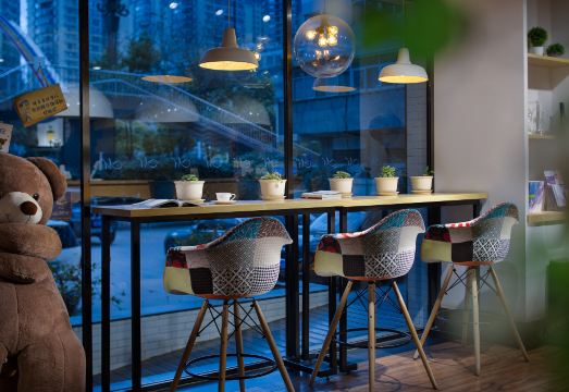 레인보우 호텔 로비