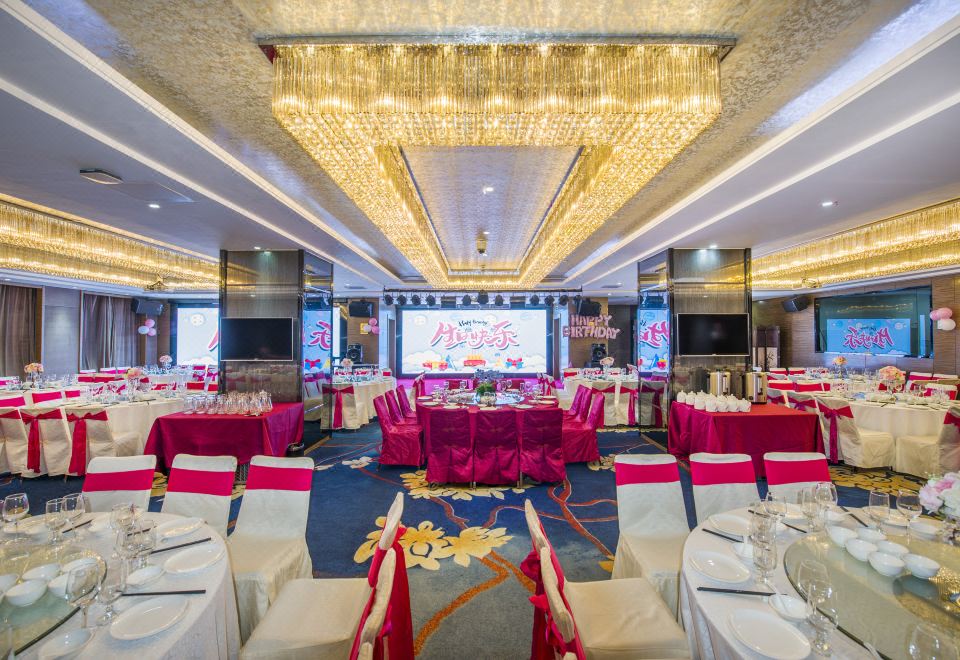 리바이 인터내셔널 호텔의 침실 전경