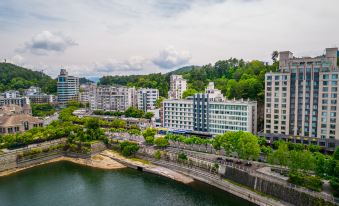 Atour Hotel Qiandao Lake Central Lake District