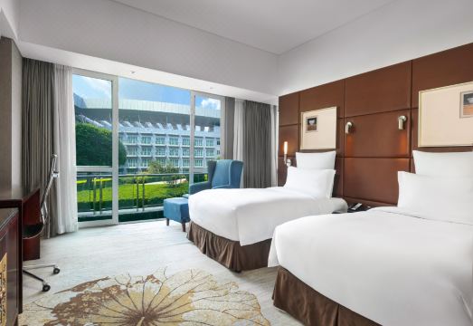 2. 풀먼 광저우 바..