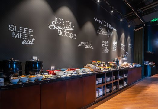 4. 로빈 노빈 호텔..