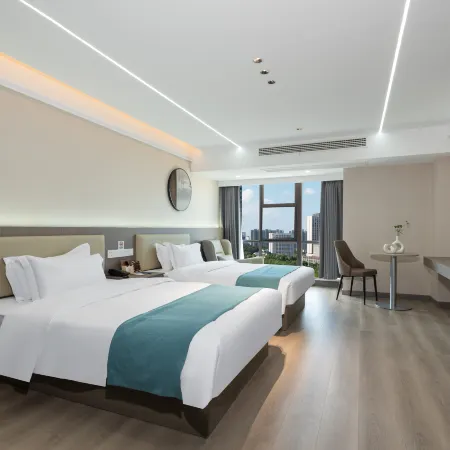 Burton Hotel (Xinyang High-speed Railway East Station)