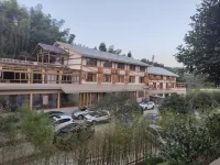 Southern Sichuan Bamboo Sea Colorfulsunshin · Wanshunhao Hotel Hotels near Colorful Waterfall