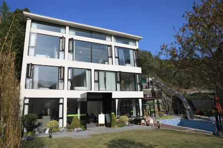 Qifeng Wanli No.1 Homestay Отели рядом с достопримечательностью «Zhejiang A & F University Yijin Campus»