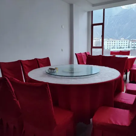 Tianfu Hotel (Mangkang Yanjing Branch)