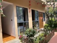 Peach House Hoteller i 