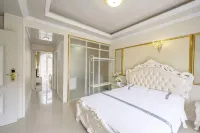 Haiyun Holiday Villa (Beihai International Passenger Port Qiaogang Style Street Store)