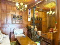 Roger Gejiuqu Le Xuanbao Viewing Mountain Villa