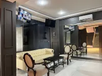 CVS The Hotel - balcon