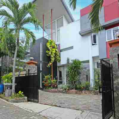Capital O 91665 d'Prof Exclusive Guesthouse Hotel Exterior