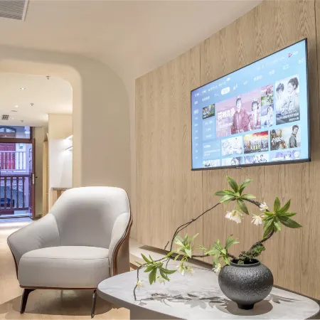Qingting · Lyric Courtyard Hotel (Zhongshan Road Metro Station, Zhanqiao, Qingdao)