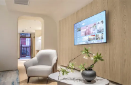 青亭·裏院酒店（青島棧橋中山路地鐵站店）